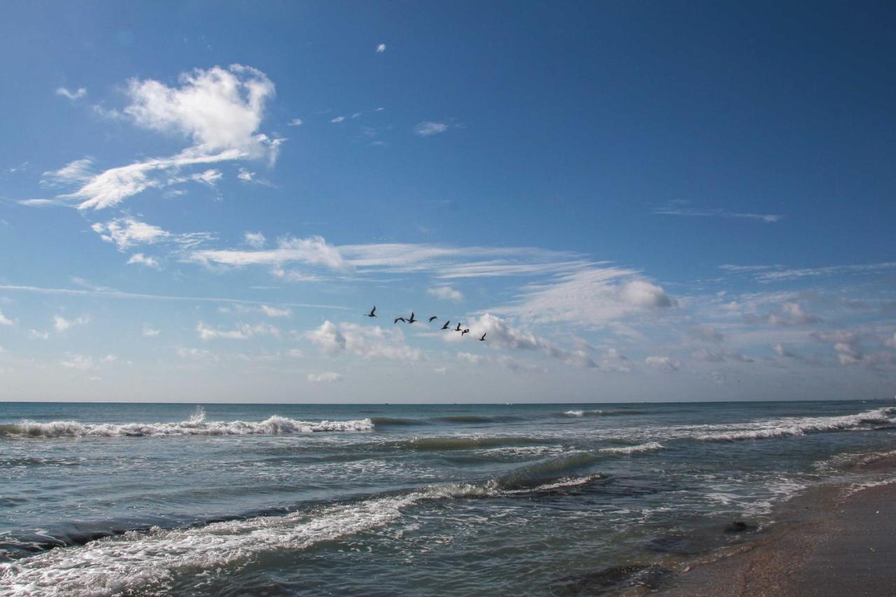 Walk To Shore Satellite Beach Condo With Ocean View Екстериор снимка