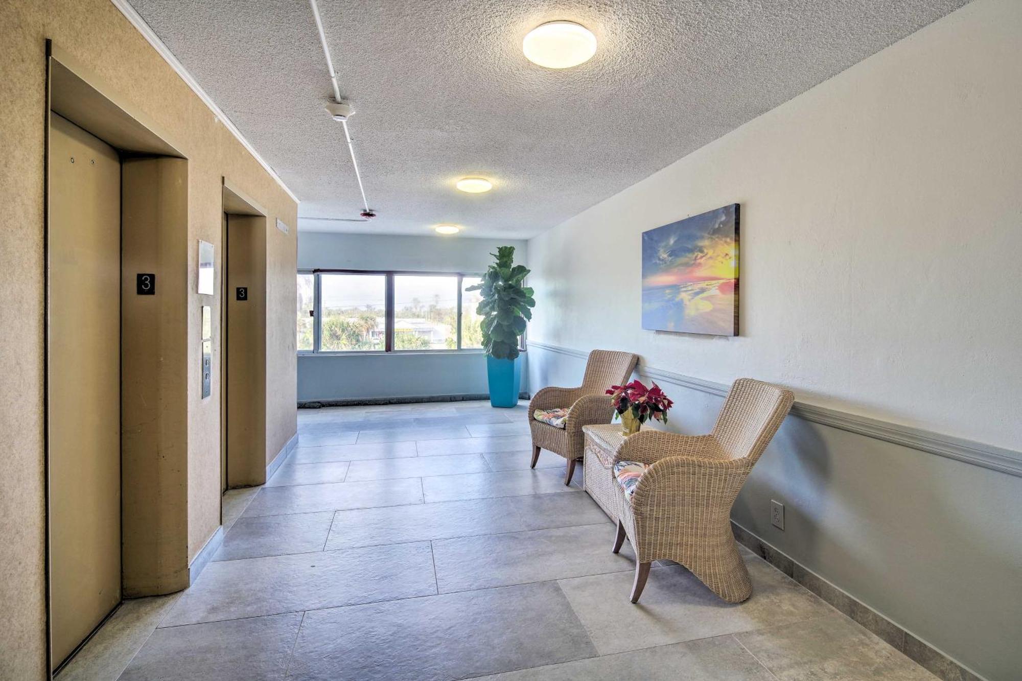 Walk To Shore Satellite Beach Condo With Ocean View Екстериор снимка